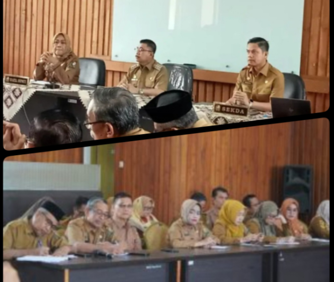 
					Bupati H. Andi Achmad Syukri, SE.MM Bersama Wakil Bupati Dr. Hj. Andi Rita Mariani. M.Pd Di Dampingi Sekda Ardiansyah Di Acara Rakor Pemda Selasa 4 Maret 2025 di Ruang Pola Bupati. 