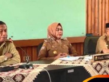 Wakil Bupati Dr. Hj. Andi Rita Mariani, M. Pd. Di Dampingi Asisten I Bersama Kepala 
Dinas Pariwisata Pada acara Peduli Budaya 