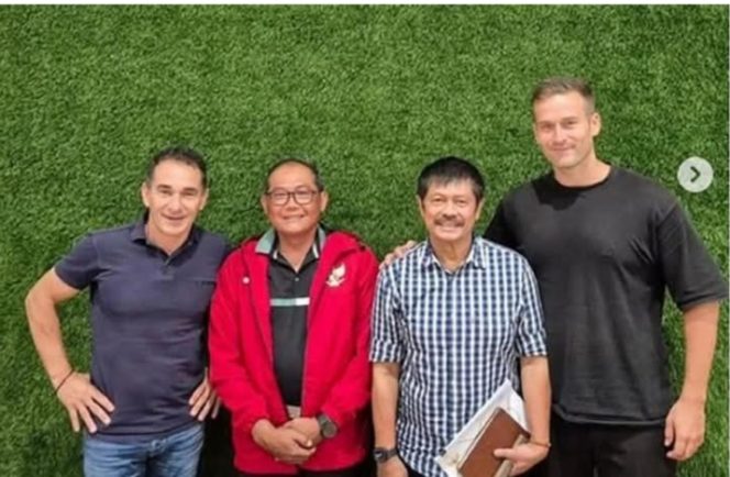 
					Gerald Vanenburg Pelati Timnas U 23 Bersama Tim, Sedang Mengusahakan 10 Tambahan Pemain Naturalisasi Baru. 