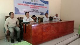 Kepala Desa Tubo Nasir, S. Ag Di Dampingi Sekcam Tubo, Ketua BPD, P3MD,Babinsa.Pada Acara Musdes KMP, Di Aula Kantor Desa Tubo, 07/05/2025.