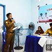 Ka.UPTD, Kecamatan Sendana Erwin,S.Kep.Ners. Memaparkan  Strategi Penangan Stunting Di Kec. Sendana Apda Acara Minlok Di Aula Kantor Camat Sendana. Senin 11 Maret 2025.