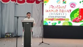 Bupati Majene, Dr.H.Andi Achmad Syukri, SE. MM memberikan Zbutan Di Acara Festival Dashat
