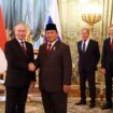 Foto Presiden Indonesia Prabowo Subianto Bersama Presiden Rusia Vidamic Putin. 