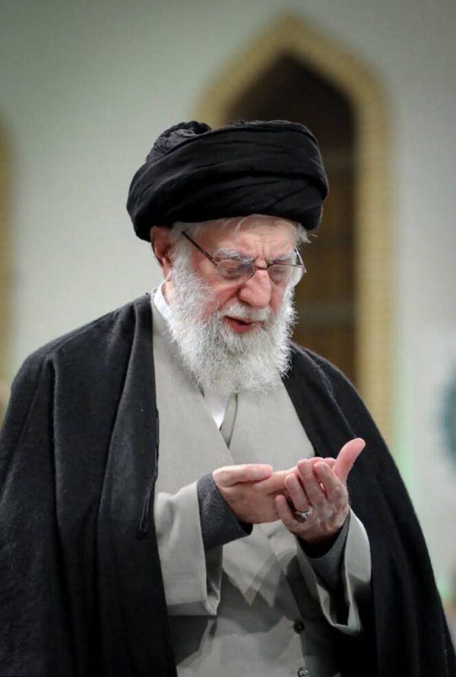 
					Ali Khamenei Pemimpin Sipertual Revolusi Islam IRAN.
