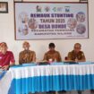 Kepala Desa Bonde, Awaluddin, SE.MM Bersama Ka Puskesmas Pamboang Muh. Taslim Manna, S. Kep di Acara Rbuk Stunting  Di Aula Kantor Desa Bonde. 