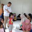 Pj. Kades Balombong Arhan Terus Melakukan Pendampingan di Setiap kegiatan Posyandu di Desa Balombong. 