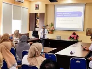 Narasumber dr.Hj. Rahmi Utami,Sp.A. Pada Acara Sosialisasi Pelayanan Kesehatan Masyarakat Di RSUD Majene, Kisah 17 April 2025.