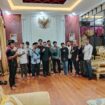 Bupati Majene, Dr. H. Andi Achmad Syukri, SE.MM Foto Bersama Warga Desa Banua Adolang, Usai menerima Aspirasi Mereka tentang Penunjikan Pj.Kepala Desa 