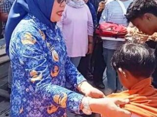 Wakil Bupati Majene Dr. Hj. Andi Rita Mariani, M, Pd di Acara ”Student On Sandeq Majene, Lestari Tradisi Selasa 17/06/2025