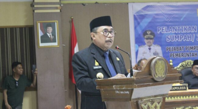 Bupati Majene Dr.H.Andi Syukri Tamalele, SE, MM  Memberikan Sambutan Pada Pelantikan 15 Pejabat  Pratama Jum'at  11 Juli 2025 Di Aula Kantor Bupati. 
