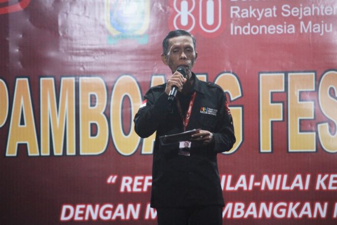 
					Muhammad Yasin Ketua PHRN Pamboang Meberikan Sambutan Pada Malam Pboang Pestival Di Lapangan Banteng.. 
