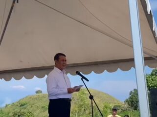 Menteri Pertanian  Amran Sulaeman Di Acara Penanaman Bawang Merah Di Desa Pamboborang Kec. Banggar Kab. Majene