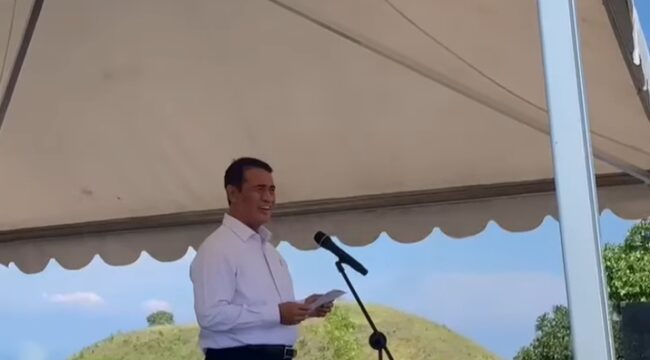 Menteri Pertanian  Amran Sulaeman Di Acara Penanaman Bawang Merah Di Desa Pamboborang Kec. Banggar Kab. Majene