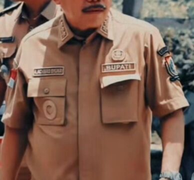 Bupati Majene, Dr.H.A.Achmad Syukri, SE. MM. 