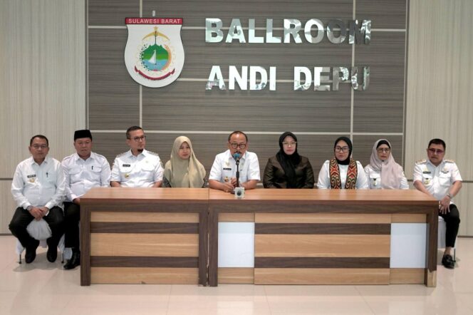 
					Pemda Majene Dapat Bantuan Truk Sampa Dari Gubernur Sulbar