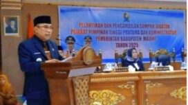 Bupati Majene, Dr.H.A.Achmad Syukri, SE. M.M Sampaikan Kepada Pejabat yang Baru Dilantik, untuk Bekerja Dengan Baik dan Tanggun Jawab. (dokumen foto KBN. Com)