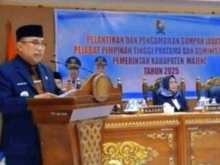 Bupati Majene, Dr.H.A.Achmad Syukri, SE. M.M Sampaikan Kepada Pejabat yang Baru Dilantik, untuk Bekerja Dengan Baik dan Tanggun Jawab. (dokumen foto KBN. Com) 