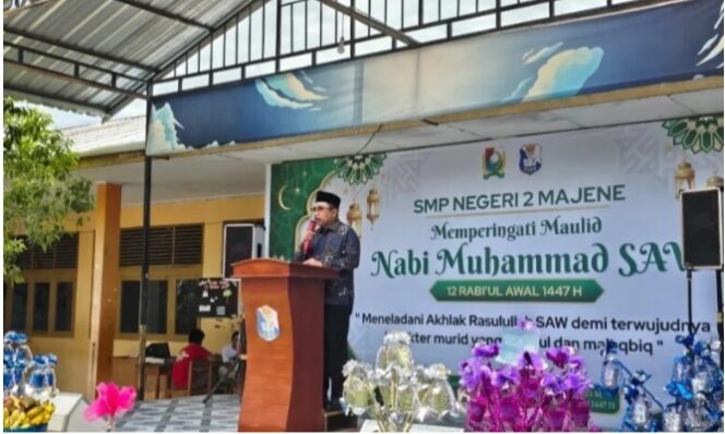 
					Bupati Majene Hadiri Maulid Nabi Di SMP 2 Majene,Sampaikan Pentingnya Pendidikan dan Meneladani Rasulullah